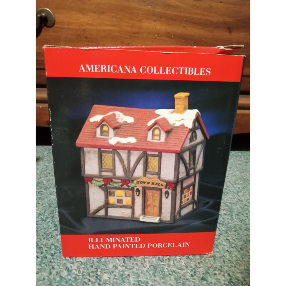 Trim A Home Americana Collectibles Town Hall ***WORKS/CHIP ON CHIMNEY TOP***